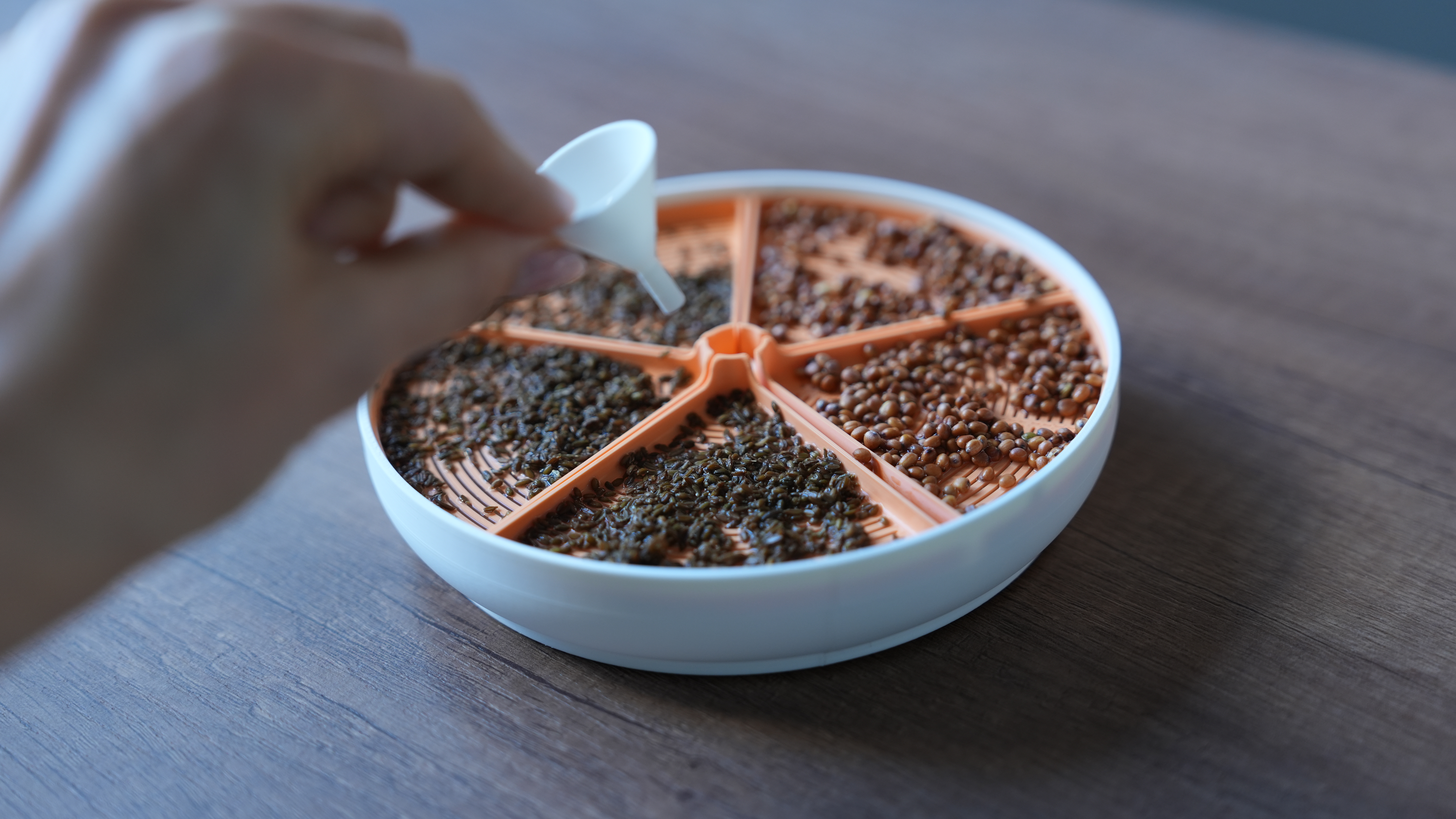 Miniatura 4 do modelo 3D Modular Micro Greens Planter V2