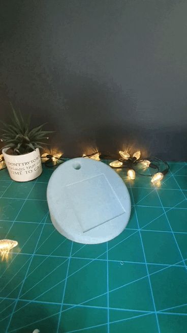 Note it holder with  platform