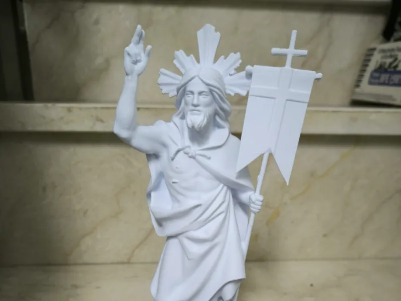resurrected jesus christ statue