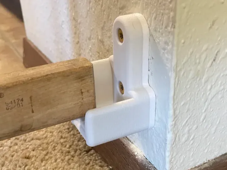 Dog & Baby Gate Latch Universal - Extra strong