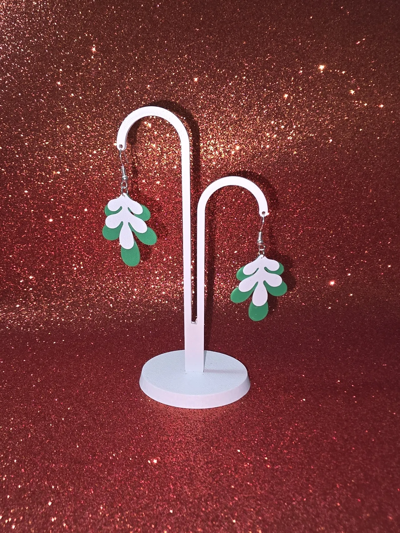 Elegant leaves earrings view 3
