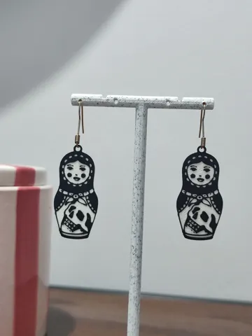 Pendientes: Aretes Matrioshka Gothic — vista de referencia 3