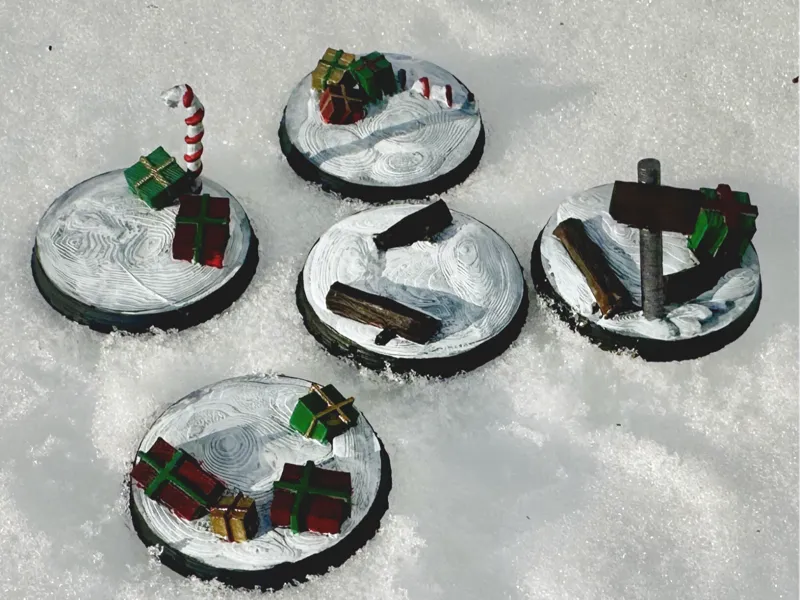 Christmas Themed 28mm Bases (5-Pack)