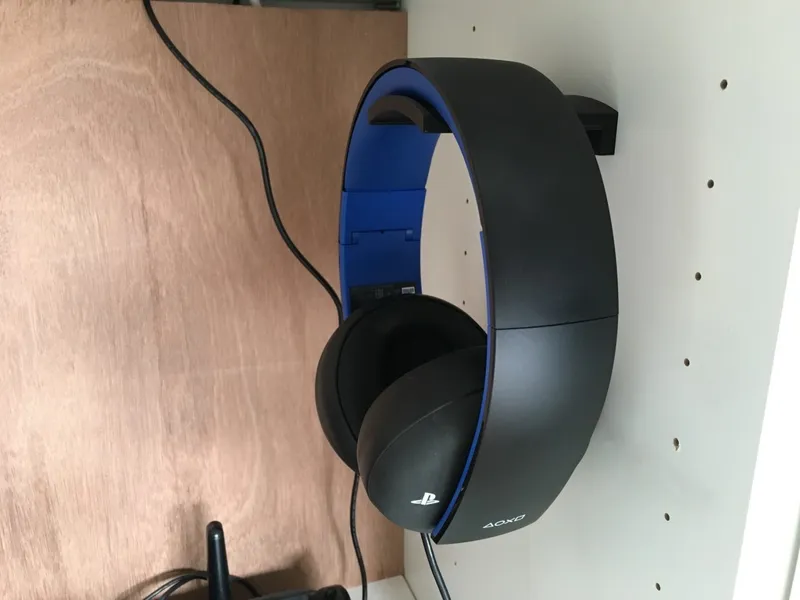 Headphones holder