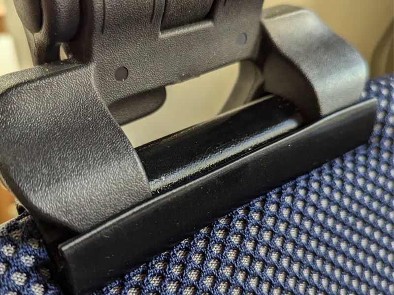 Steelcase Leap - Aeon Headrest Adapter
