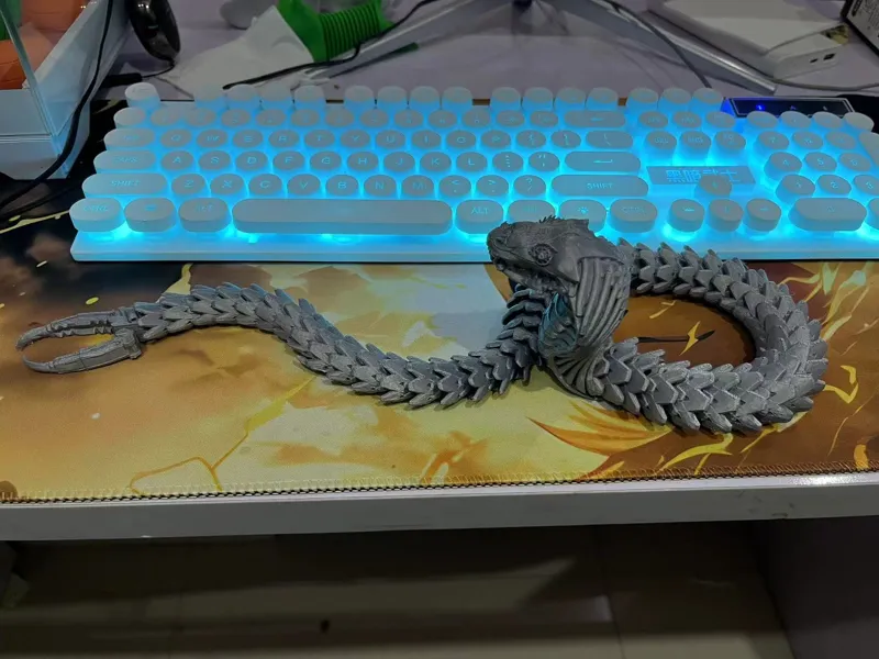 机械眼镜蛇
