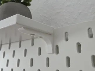 Ikea-Skadis Regalhalterung