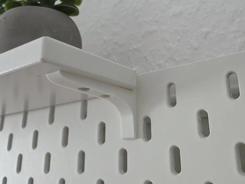 Ikea-Skadis Regalhalterung