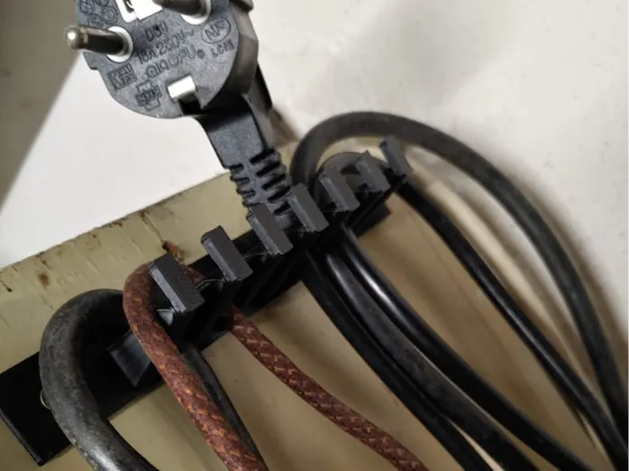 Cable organizer