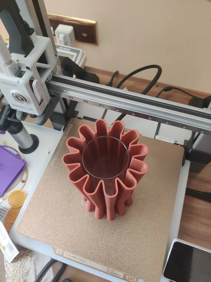 "Vegas" - Minimalist Ribbed Vase view 3
