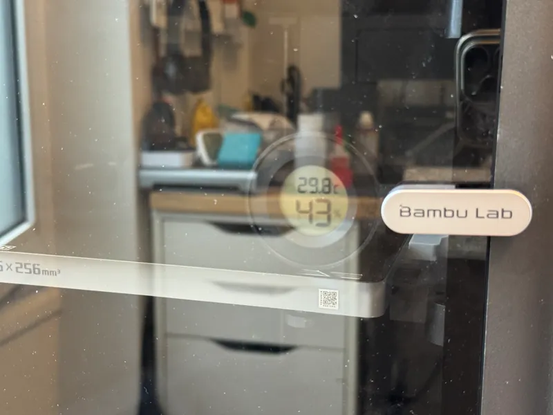P1S door holder for thermometer & humidity counter