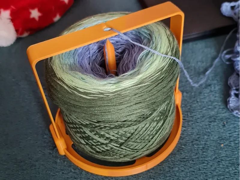 Yarn unwinding stand