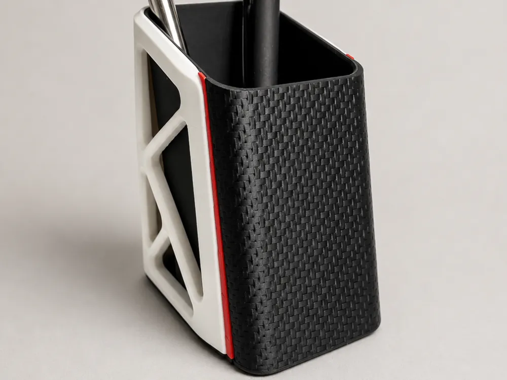 Organizador: Motorsport Desk Organizer & Pen Holder. Referencia del modelo original.