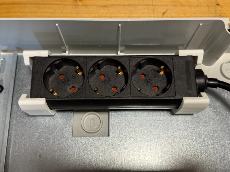 Power strip mount, M5 Screws