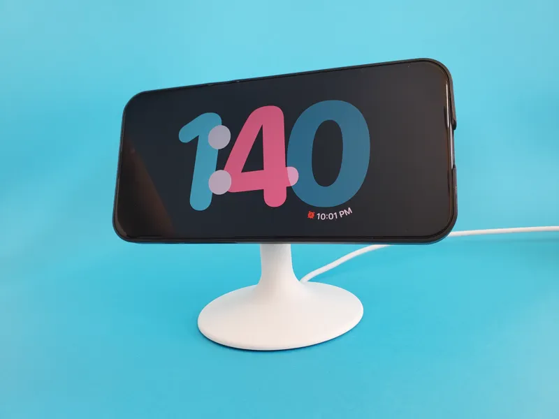 Retro Magsafe Charging Stand