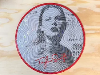 Taylor Swift optical illusion decorative vinyl