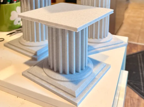 Colonne d'exposition magnétique modulaire