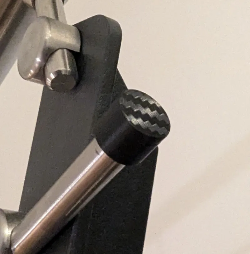 Kid safety cap for stair railing rods