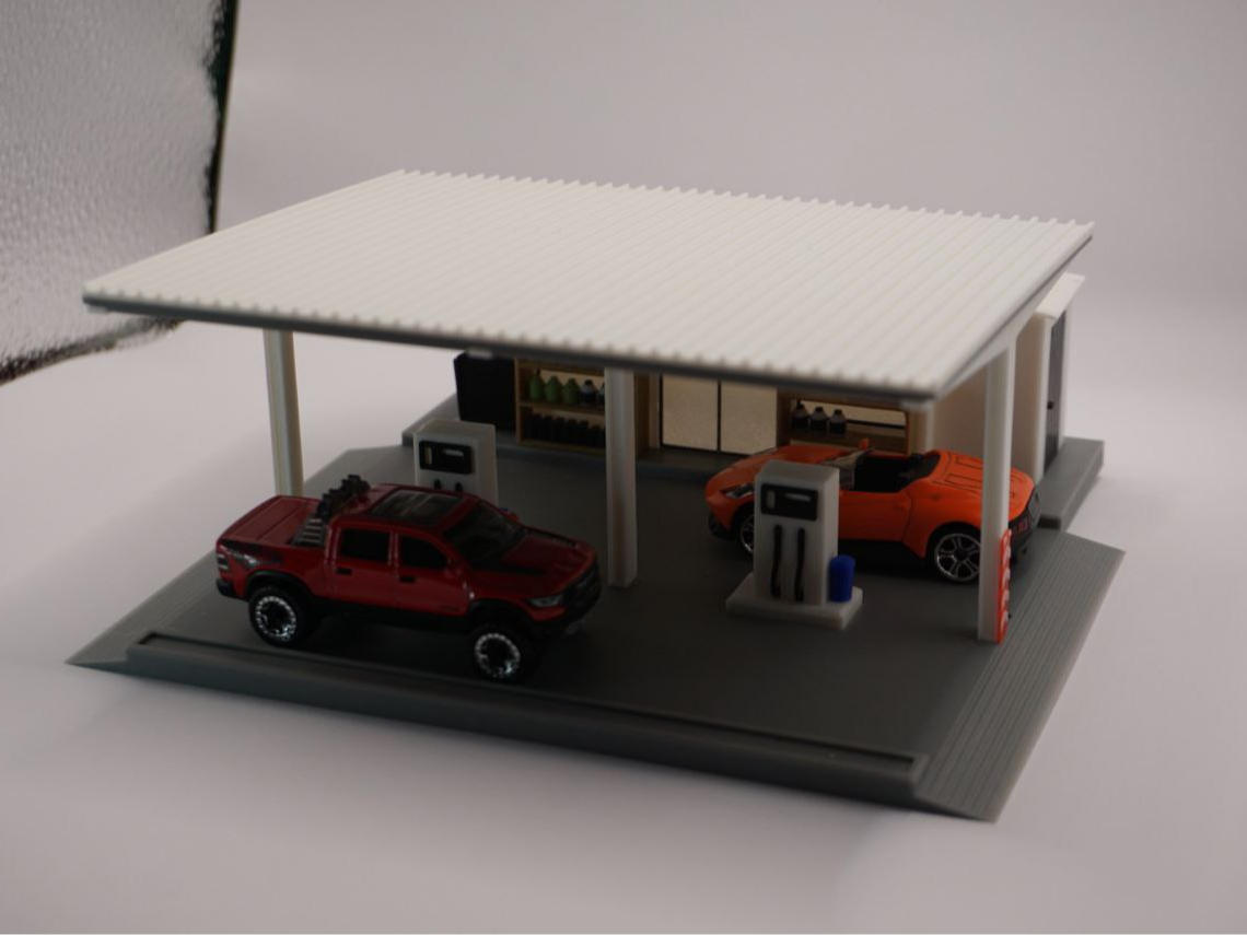 1:64 Gas Station
