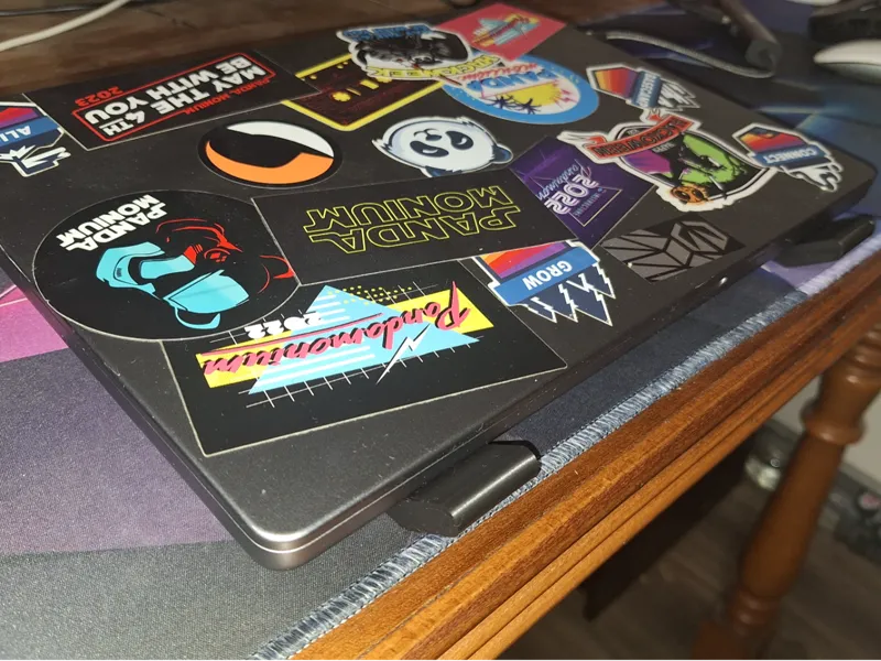 Laptop stand