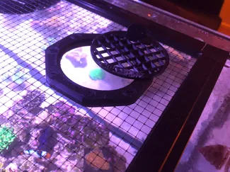 Feeding hatch (For mesh covered aquariums)