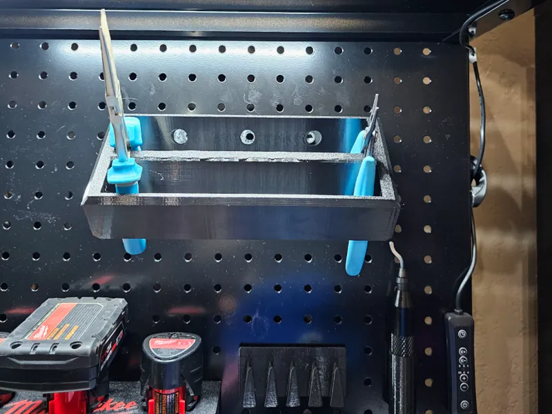 Pliers Holder for 1" Pegboards
