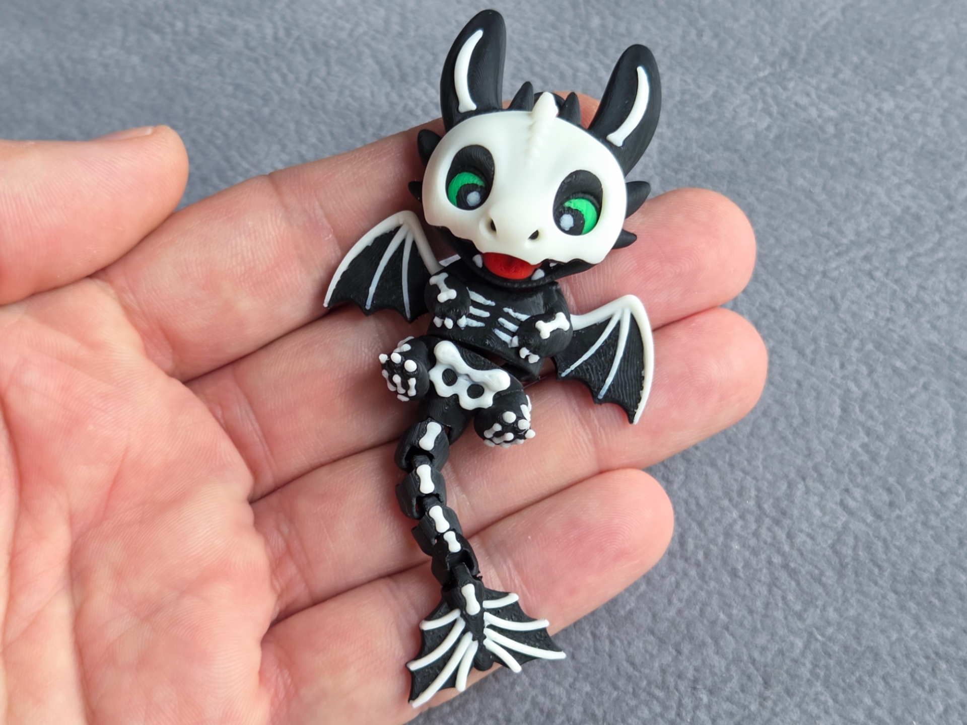 Halloween Articulated Toothless Skeleton Keychain - 1