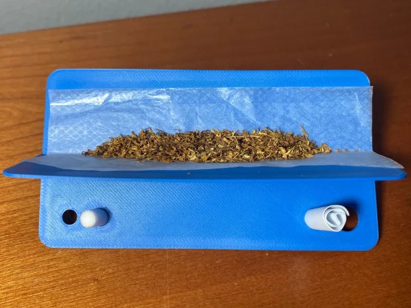 Rolling table for cigarette / joints
