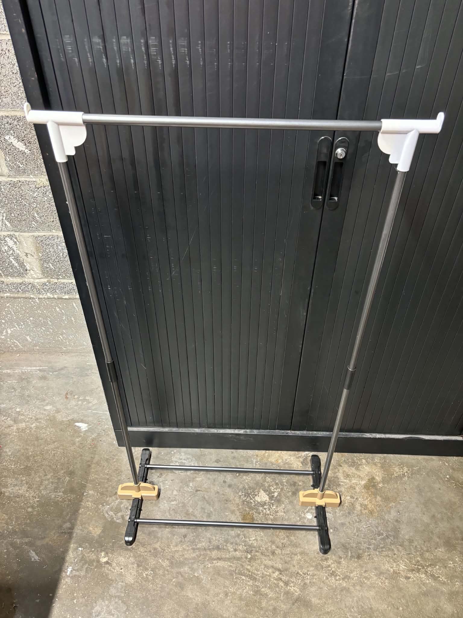Temu clothes rack tube connector - Free 3D Print Model - MakerWorld