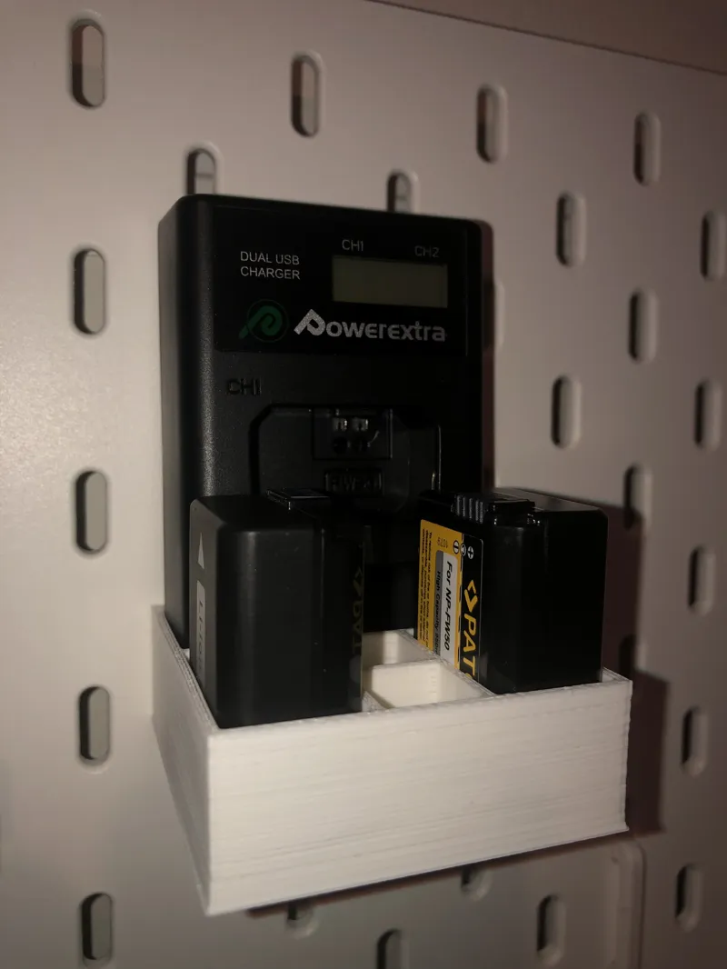 NP FW50 Charger Storagetray Skadis Powerextra
