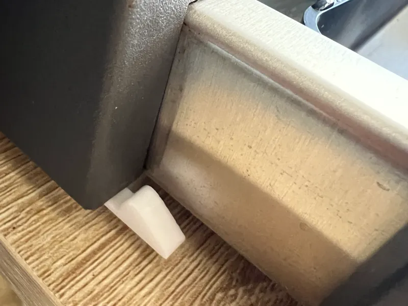 Espresso machine drip tray locking mechanism