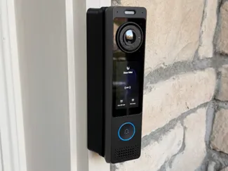 UniFi G6 Pro Entry — PoE Extender Junction Box