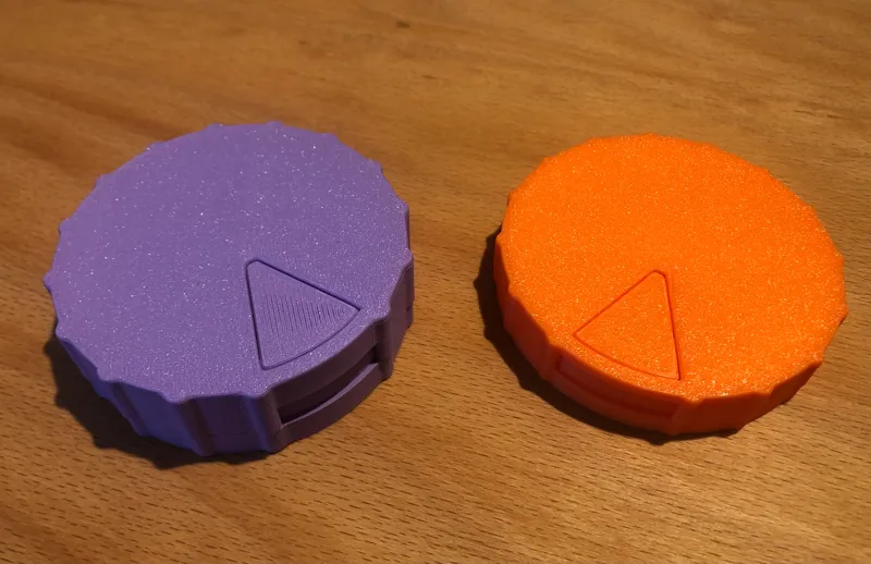 Nice daily pillbox with 7 compartments