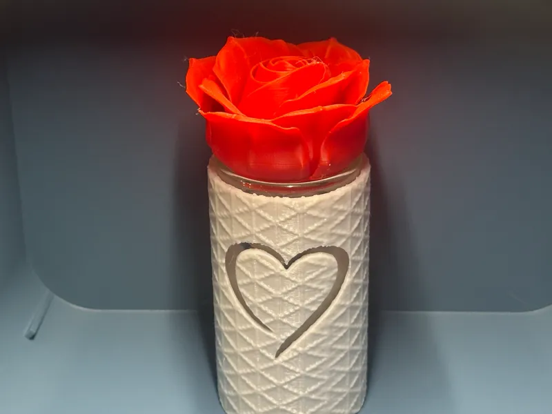 Kleine Vase mit Herz und  Glaseinsatz 
