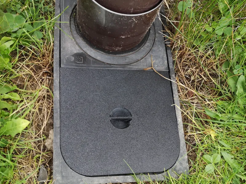 Roof drain trap cover