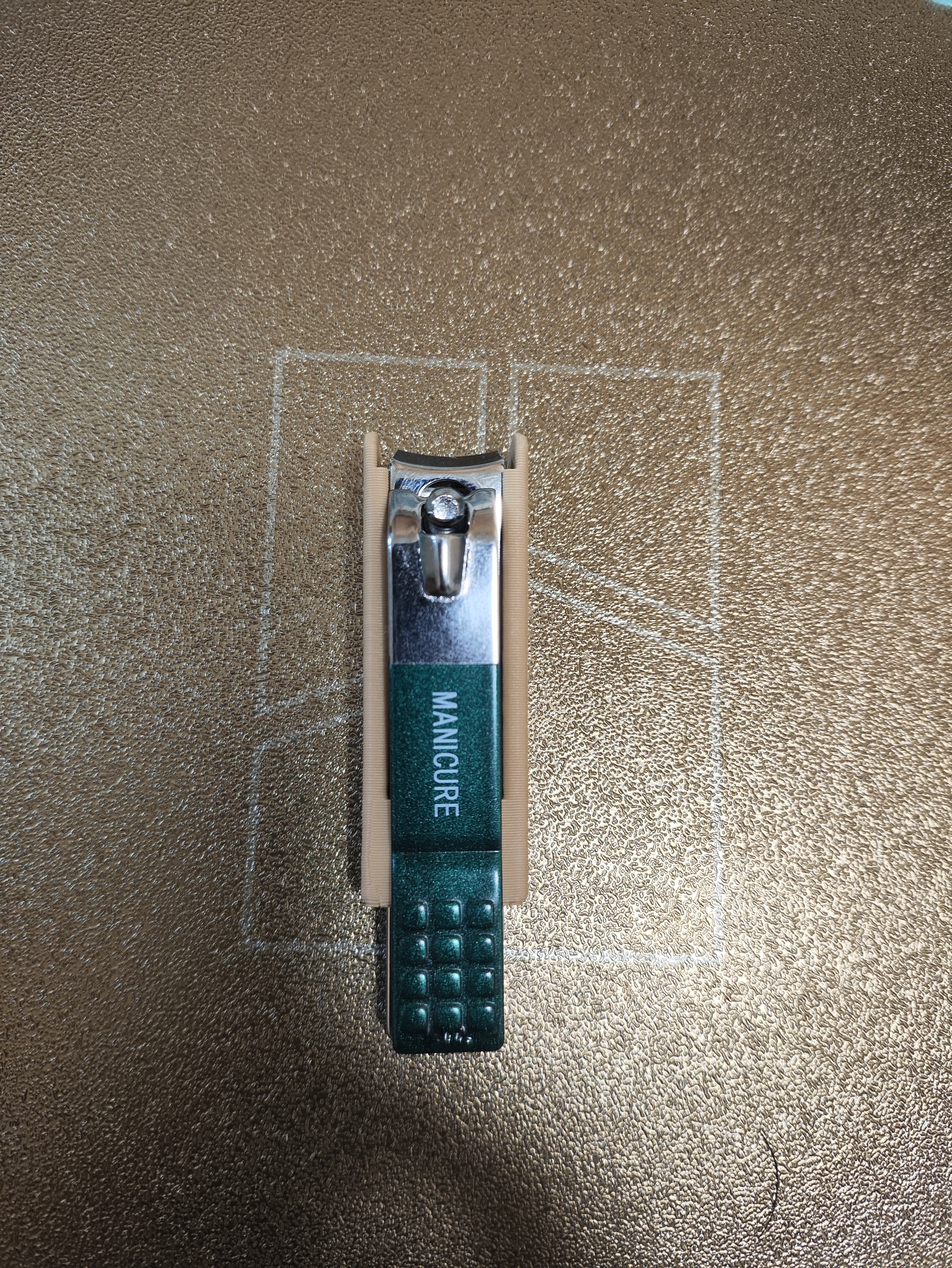 Miniatura 2 do modelo 3D 指甲刀防飞溅、自动收纳甲屑保护套