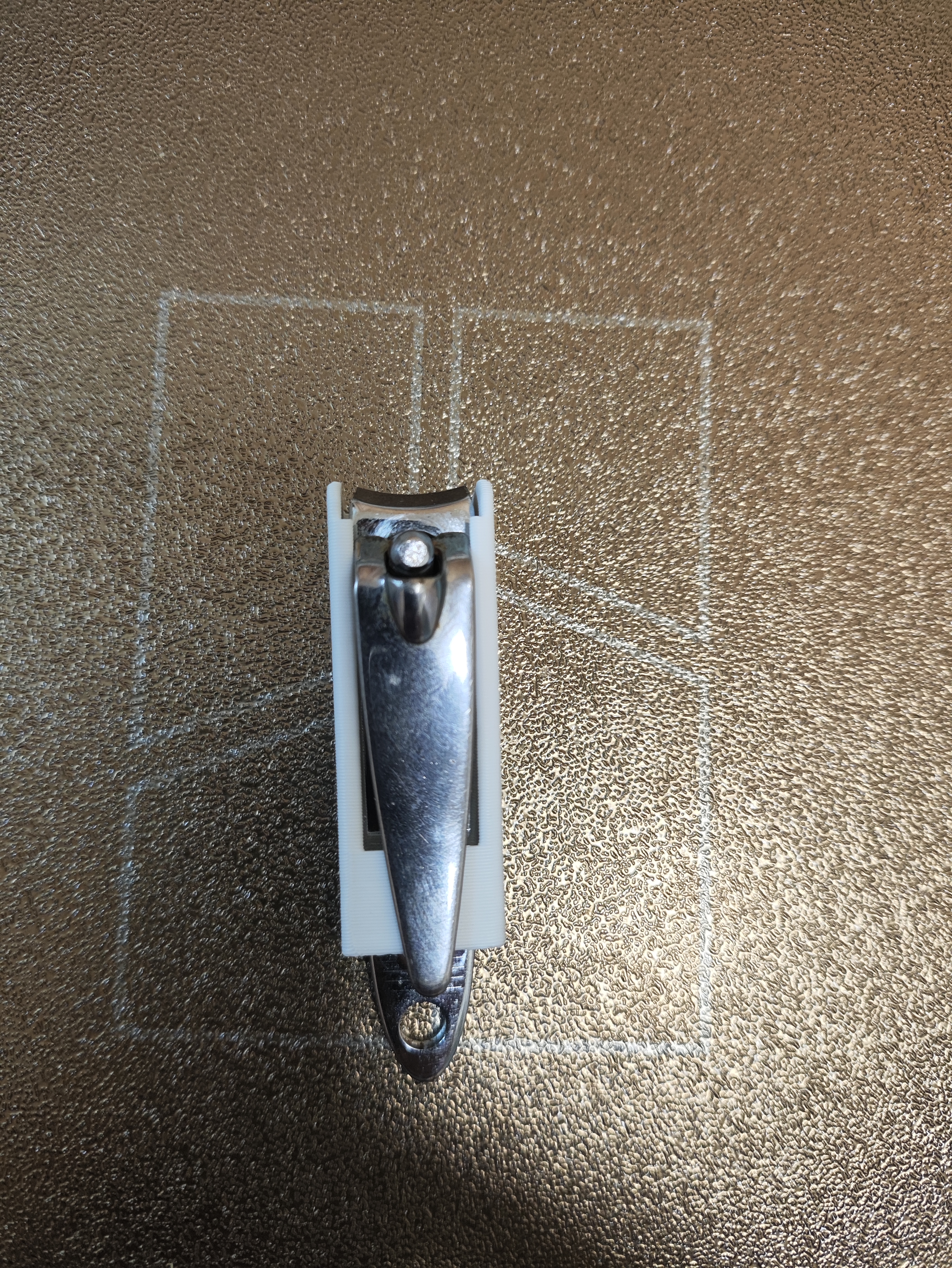 Miniatura 4 do modelo 3D 指甲刀防飞溅、自动收纳甲屑保护套