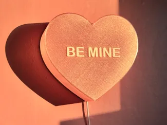 "Be mine" - Love Hearts–Inspired Wall Lamp