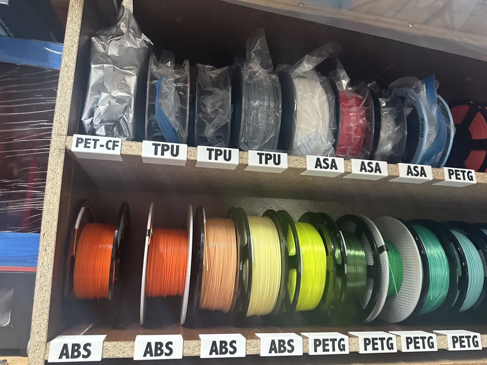 Clip-on Customizable Filament Labels for Shelf by Sparky MakerWorld ...