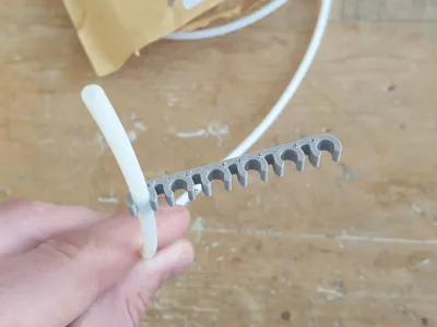 Multiple 4mm PTFE Clips