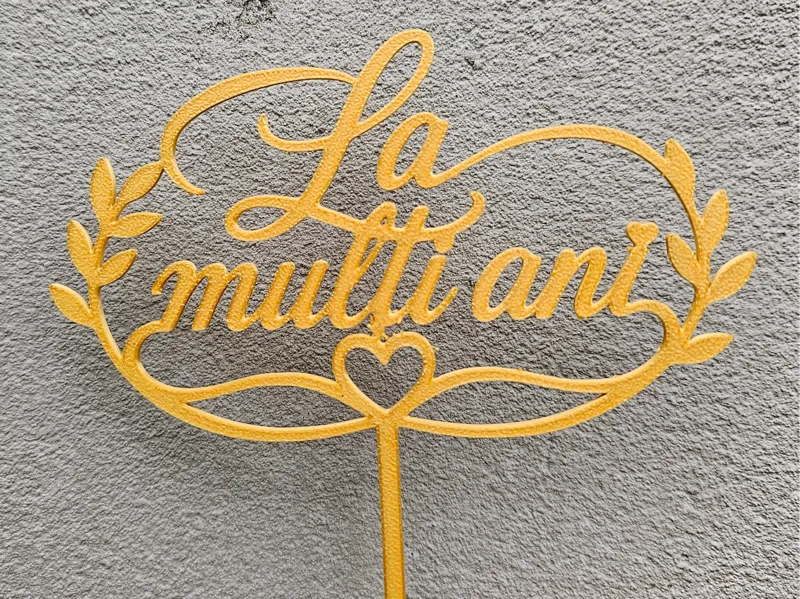 La multi ani Cake Topper with Leaf Wreath
