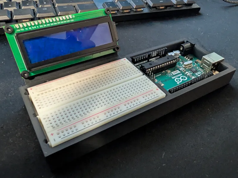 Arduino Uno and Half Breadboard Holder with Screen