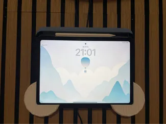 iPad 10.9 Wall Mount