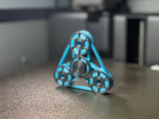 Triangular FillaSpinner