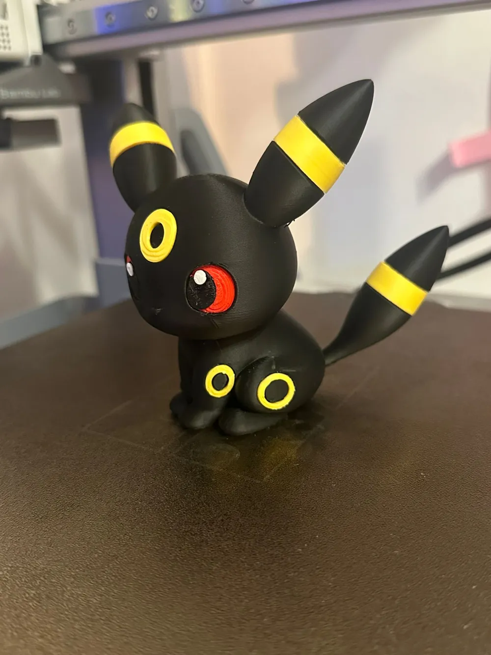 Handgefertigte Umbreon-Chibi-Figur, dekoratives Sammlerornament, Geschenkoption