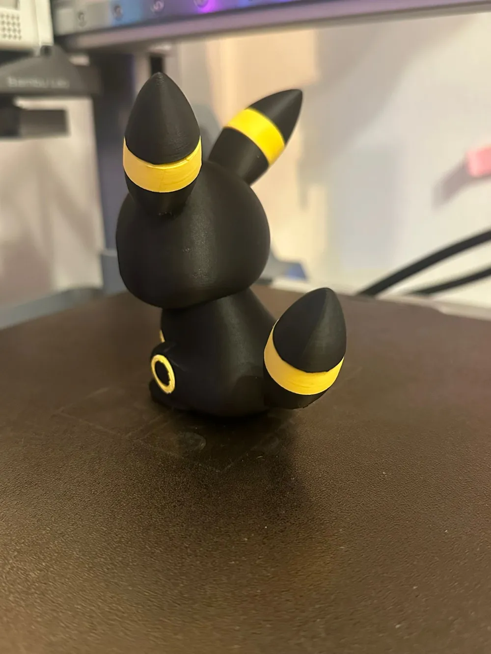 Handgefertigte Umbreon-Chibi-Figur, dekoratives Sammlerornament, Geschenkoption