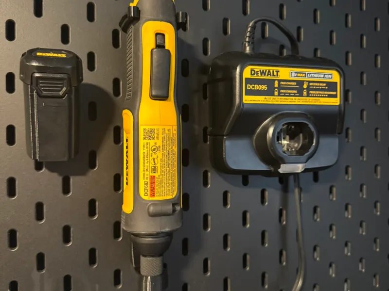 DeWalt DCF682 Gyro Driver Skadis Mount