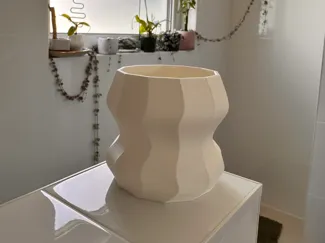 Wavy Planter (with and without drainage holes)
