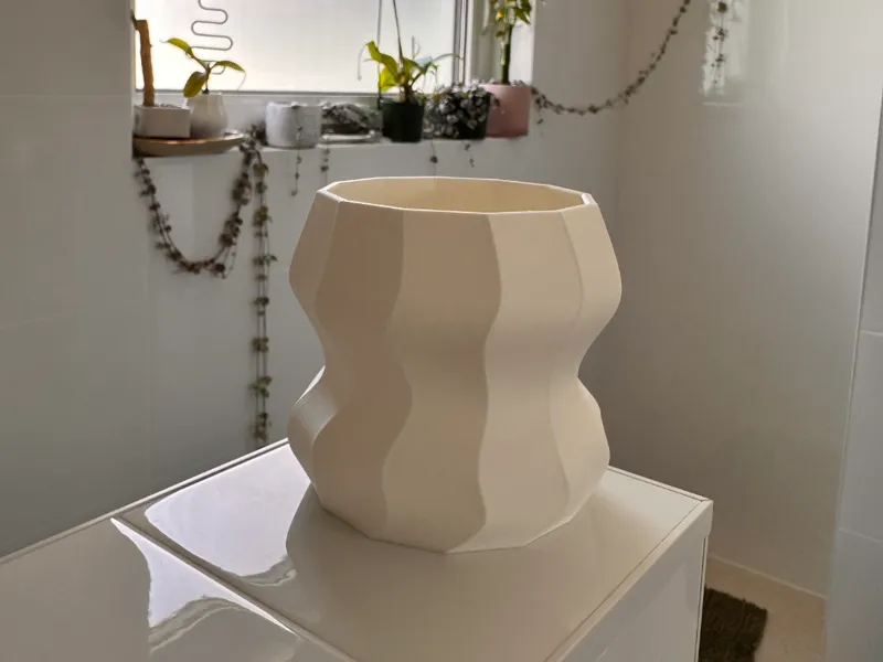Wavy Planter (with and without drainage holes)