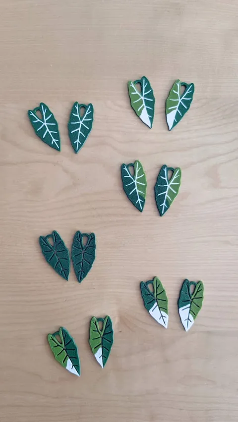 Alocasia Frydek earrings view 2